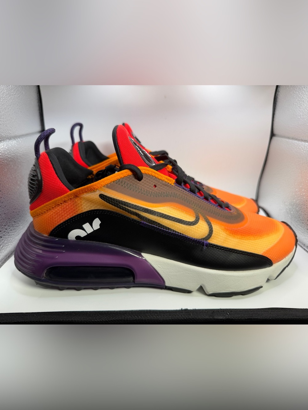 Nike Air Max 2090 Magma Orange Men's Low Top Cushioned Sz 11.5 black
